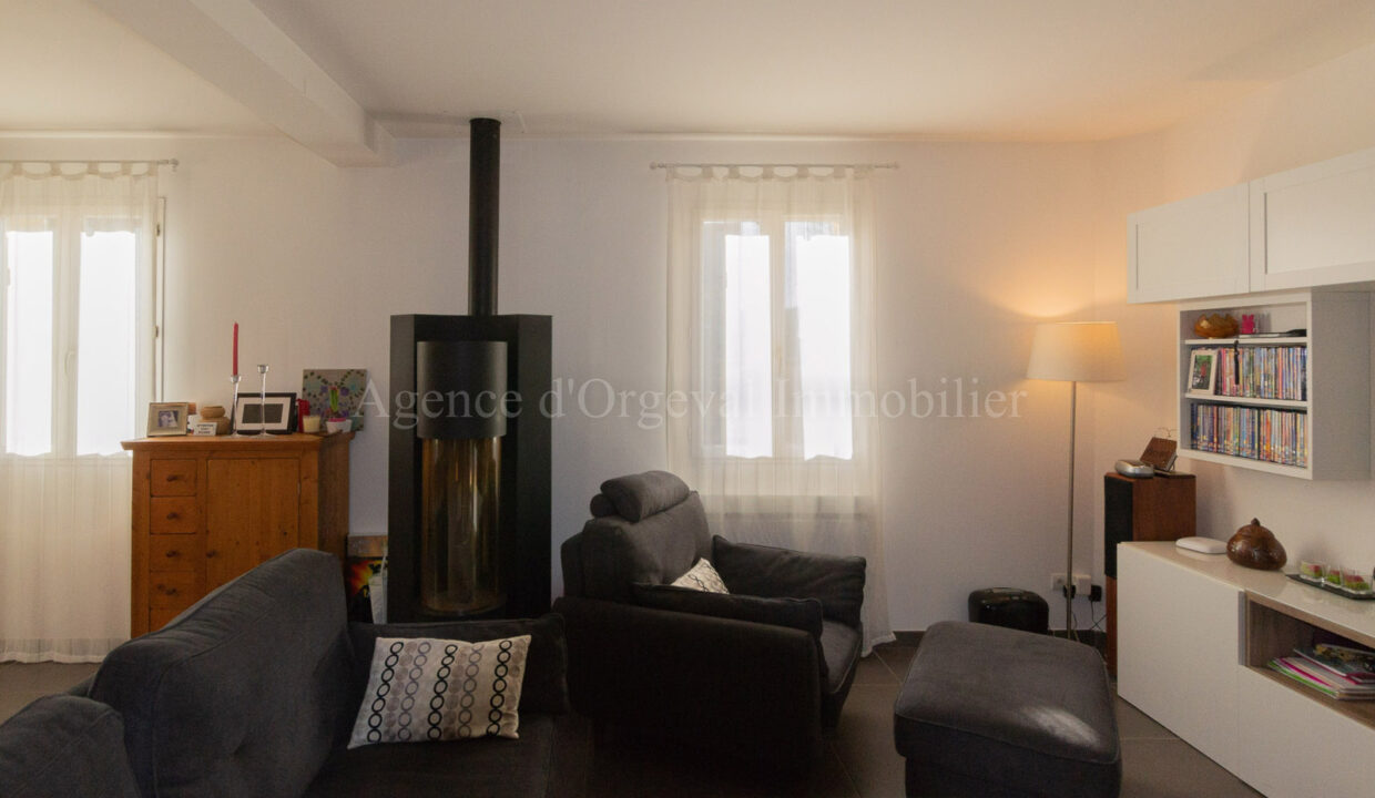 photo_06b72449385bc868cbd933368dc8a637