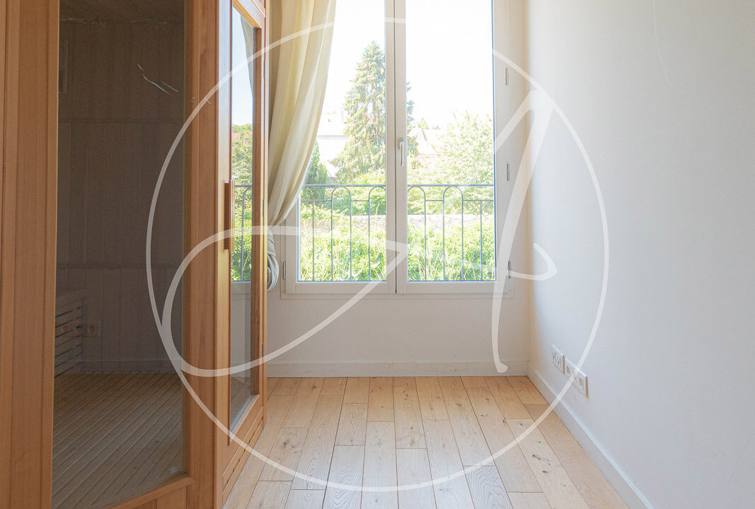 photo_3c95d33b71d04e491ed48120d12fc3ec