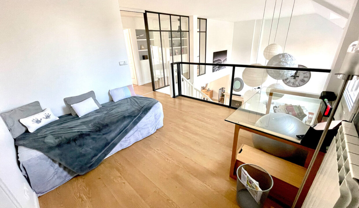 photo_61690cc687fd1bd9090aafeb2a0c32d6