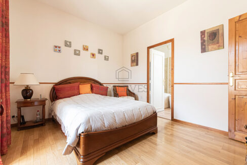 photo_945c9449d182473b9f2802a80695505c