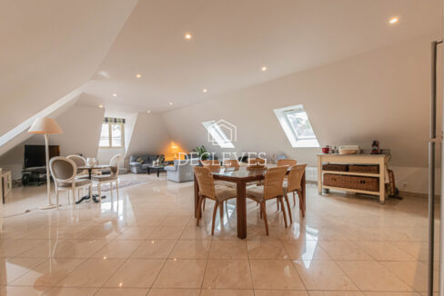 photo_b40934640bdfce1aeb8a02ad6c101236